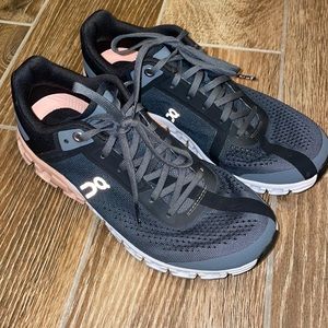 On Cloud - Cloudflow - Women's 6.5 - Rock/Rose Color